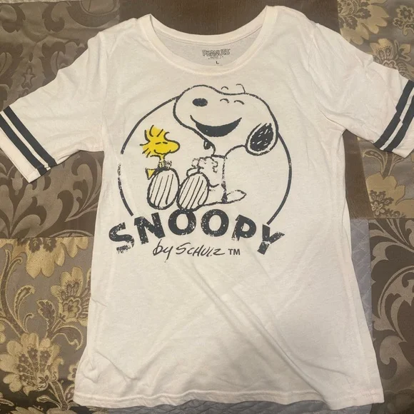 Peanuts Snoopy and Woodstock T-Shirt - Picture 1 of 2